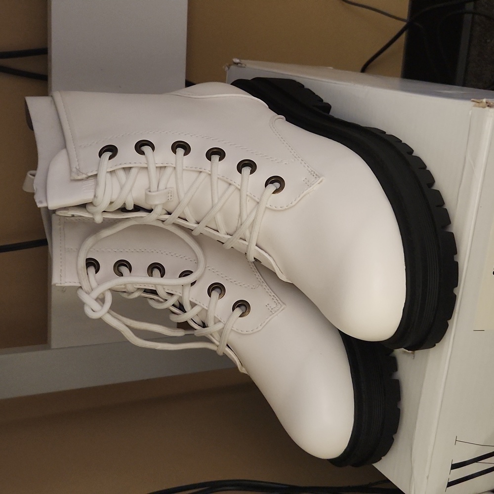 Dream Pairs White lace up combat boots